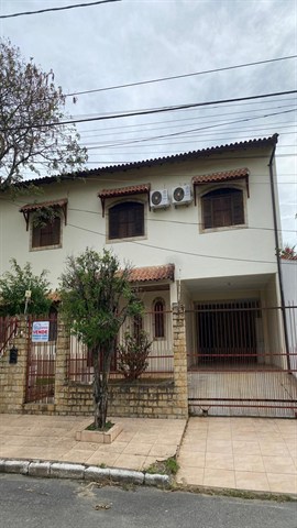 Casa à Venda